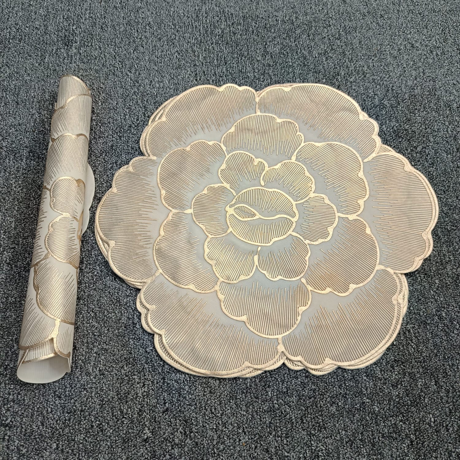 Round Table Runner With 6 Pieces Mats 7 pcs Set