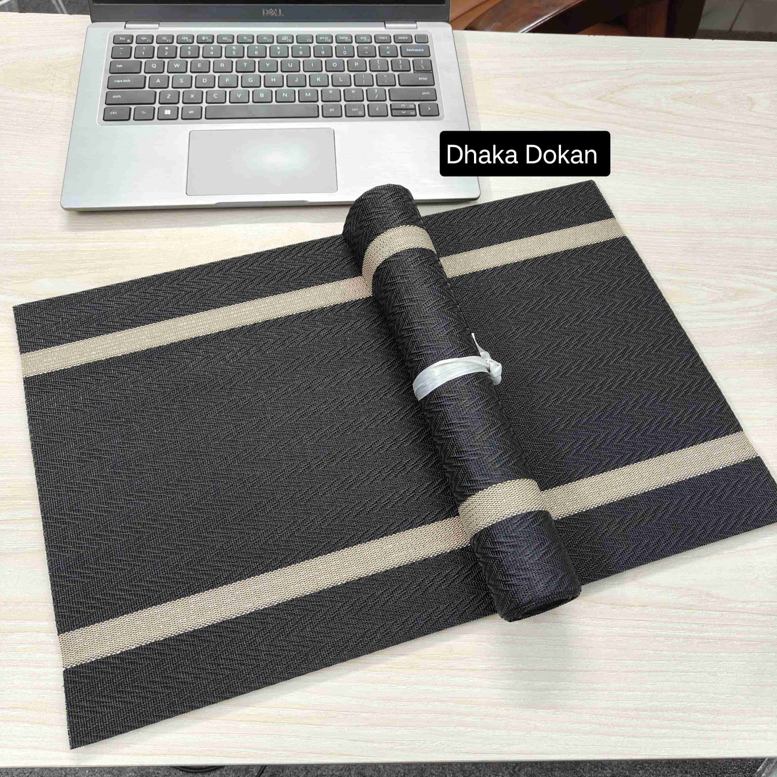 New 2 step Black Table Runner With 6 Pieces Mats
